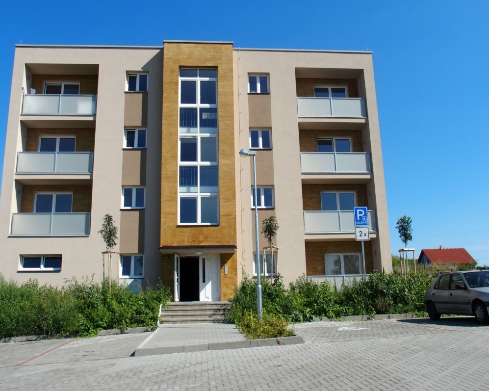 Pronájem bytu 2+kk/L, Mělník - Slovany